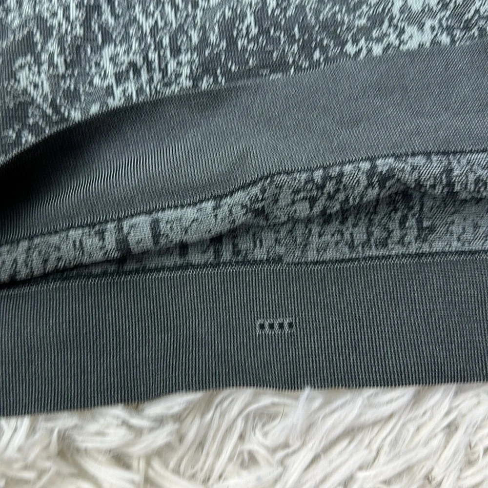 Lululemon Swiftly Breathe Long Sleeve Floral Fauna Black / Rhino Grey